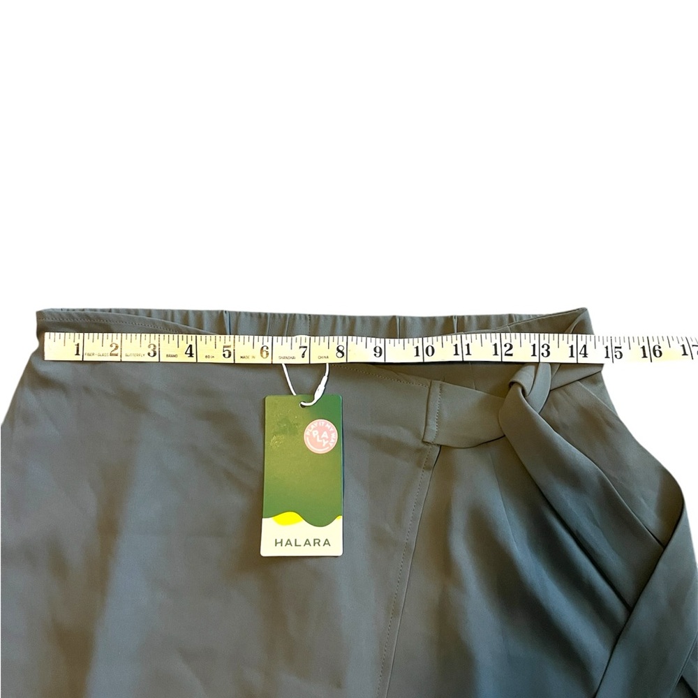 NWT-Halara straight leg half wrap pants - Picture 4 of 6
